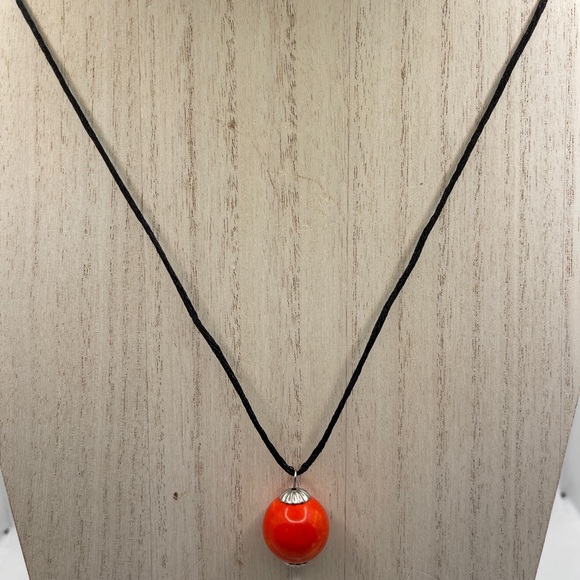 Red  and Black Necklace - Picture 7 of 8